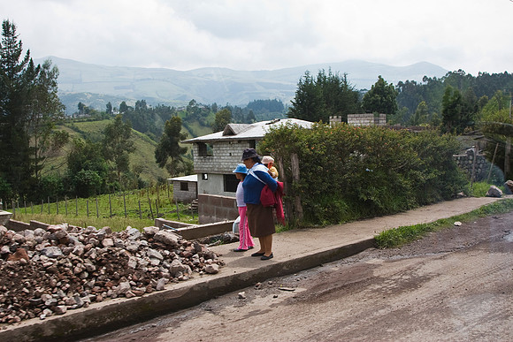 Ecuador street scene KAC6255