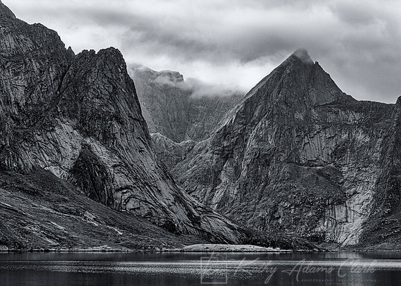 Fjord Lofoten Islands KAC4536bwnik