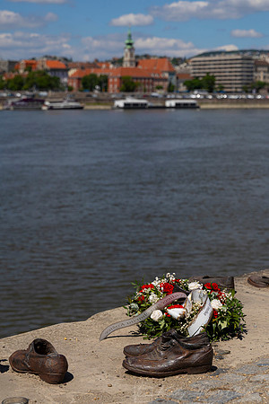 Shoe Memorial Budapest KAC0615