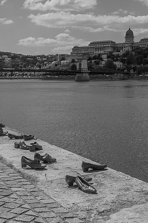 Shoe Memorial Budapest KAC0632