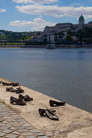 Shoe Memorial Budapest KAC0633