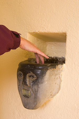 Holy water font Aghagower KAC10053