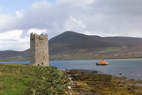 Kildownet Castle and lifeboat KAC100512