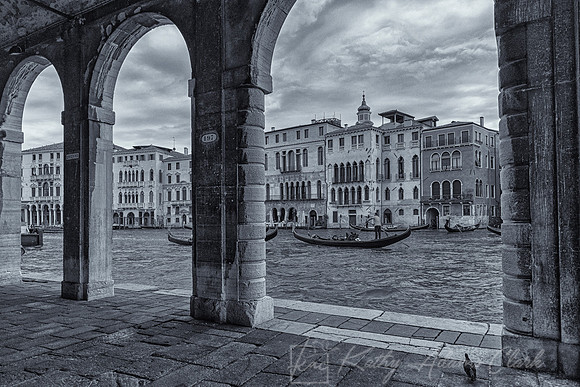 Rialto Market Venice KAC1285NIKBW