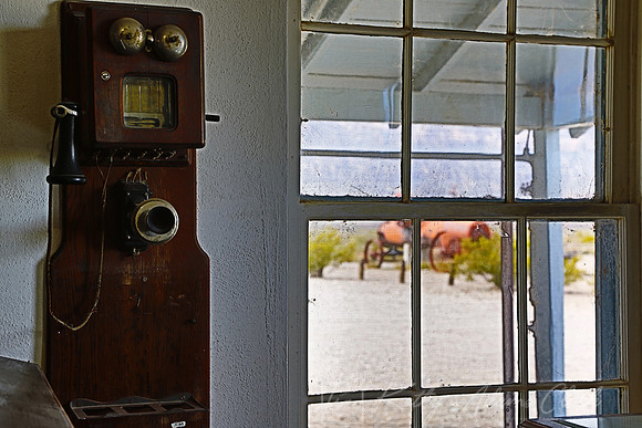 Antique Telephone HDR KAC0732