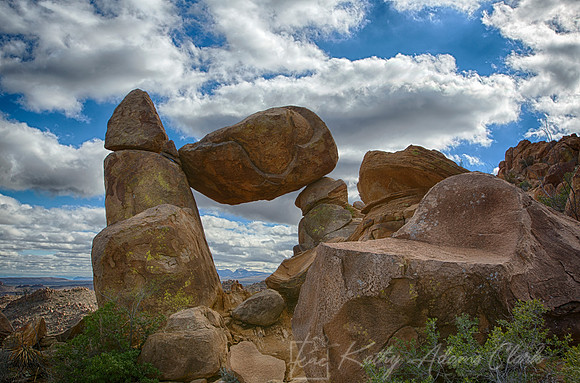HDR Balanced Rock Big Bend KAC0145_HDR