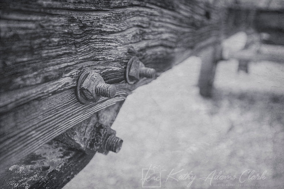 Rusting Equipment KAC7290bw_1